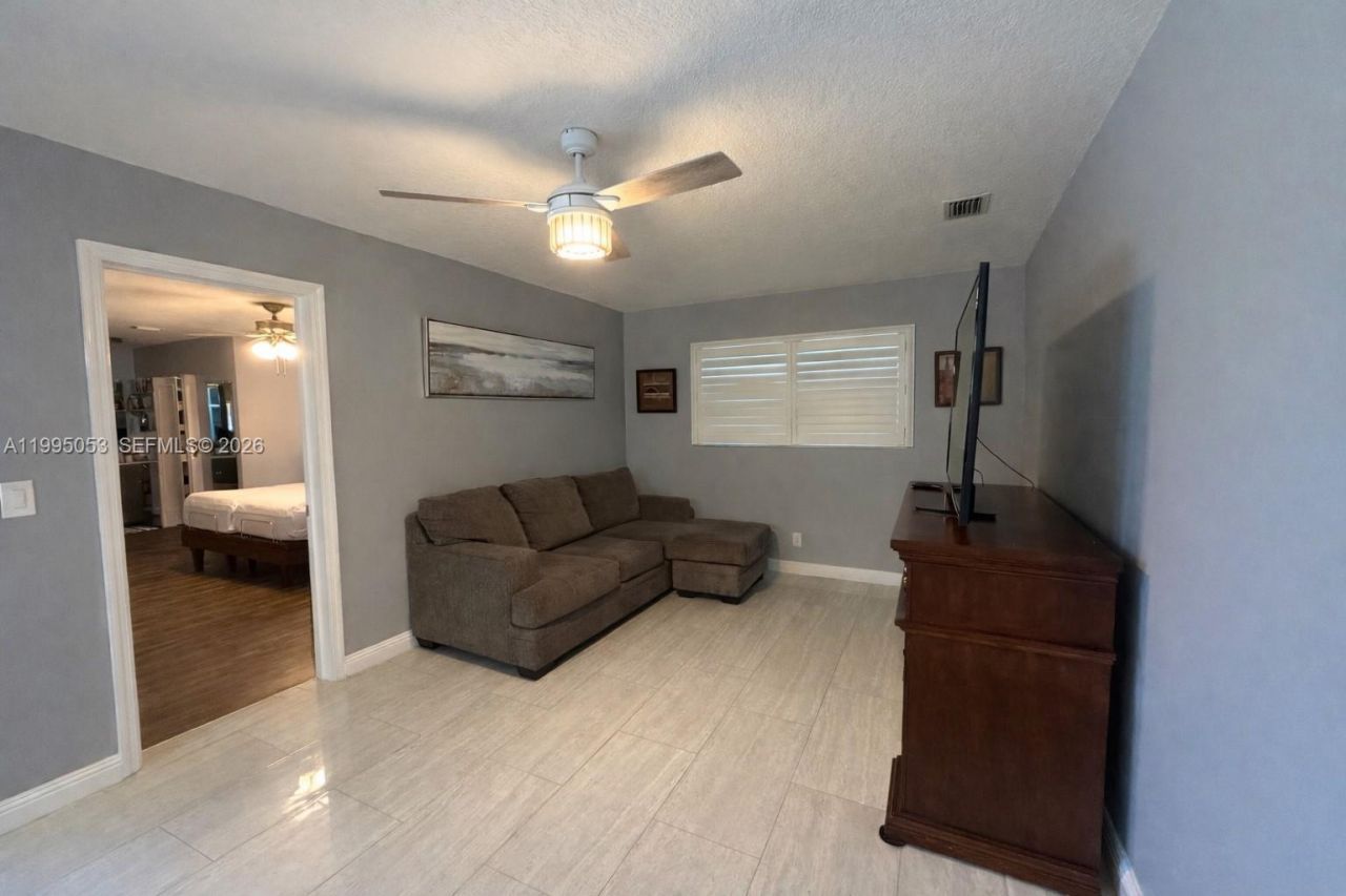 1341 NW 71st Ave, Plantation, FL 33313 Photo