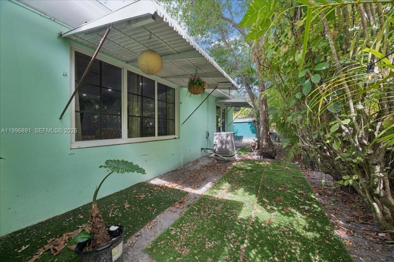 3490 William Ave , Miami, FL 33133 Photo