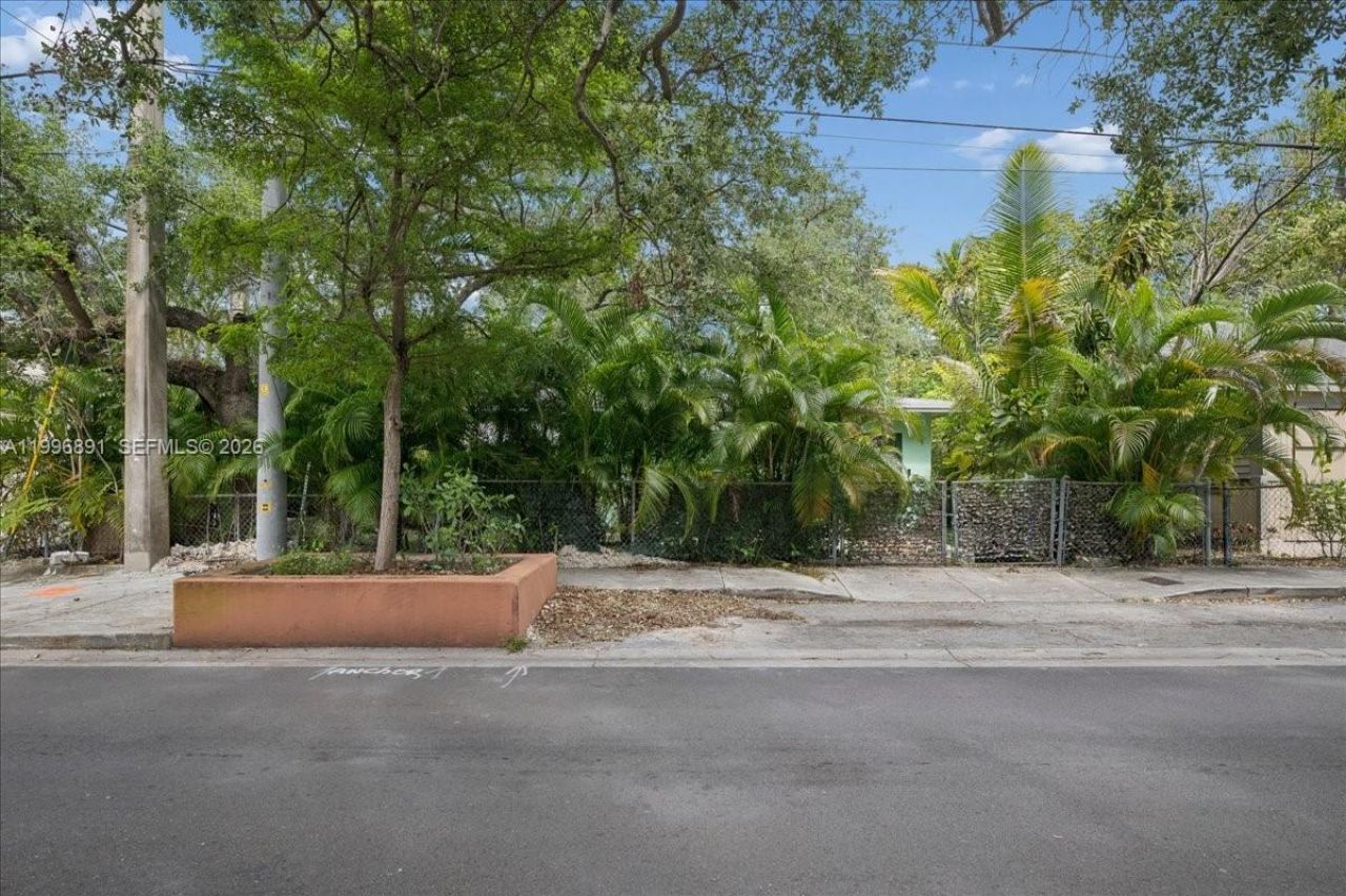 3490 William Ave , Miami, FL 33133 Photo