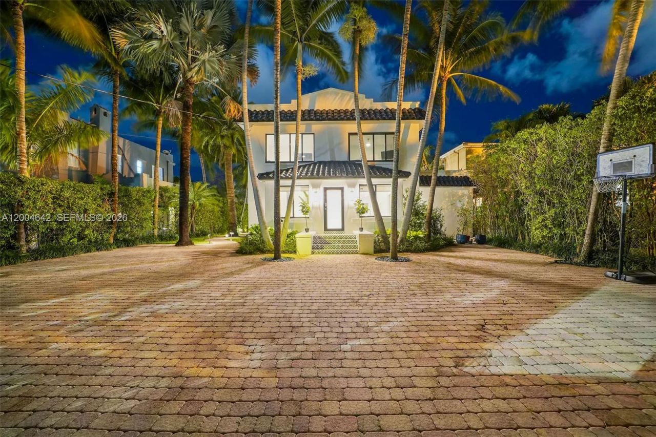 3483 Chase Ave , Miami Beach, FL 33140 Photo