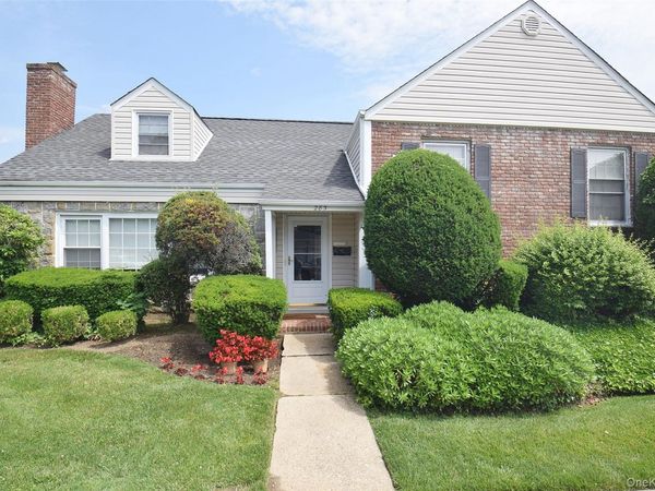 283 Princeton Road, Rockville Centre, NY 11570