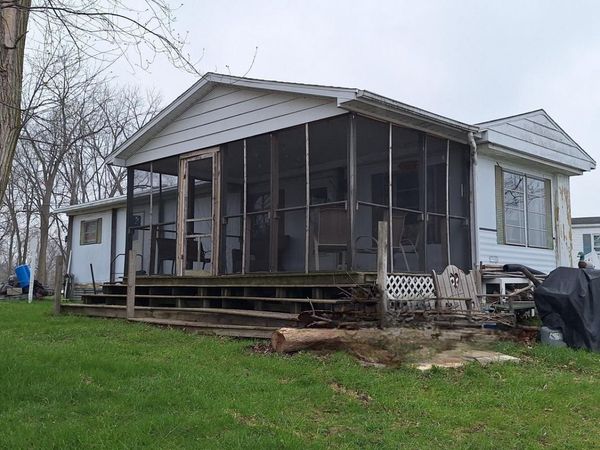 4112 S Lakeshore Drive, Mentone, IN 46539