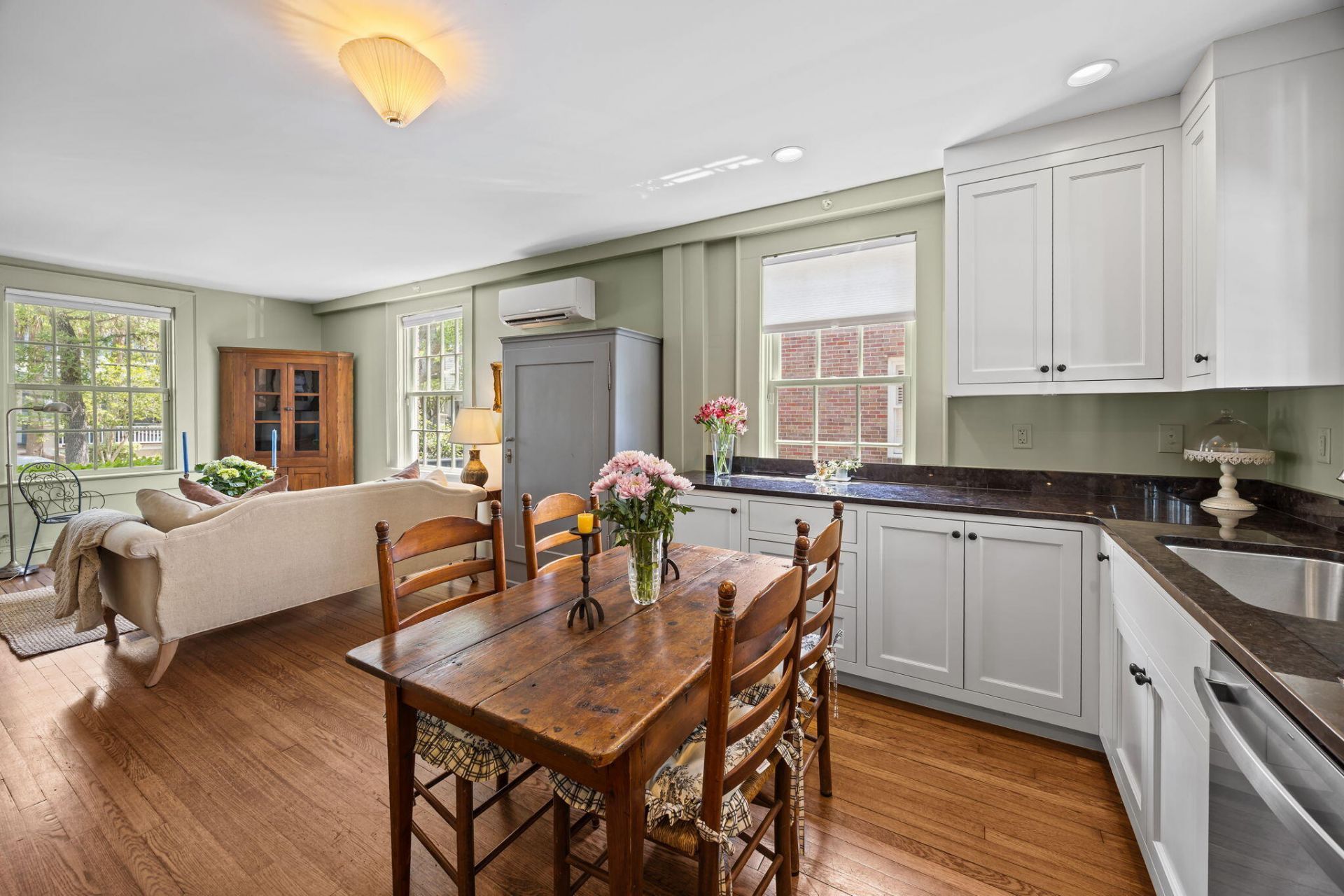 55 Gadsden Street Photo 5