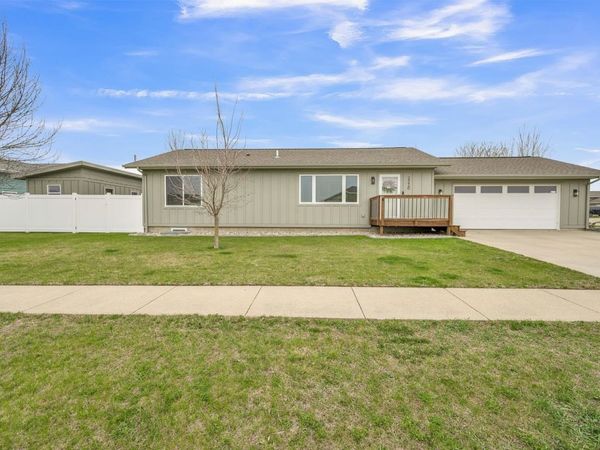 2220 30Th Street, Spirit Lake, IA 51360