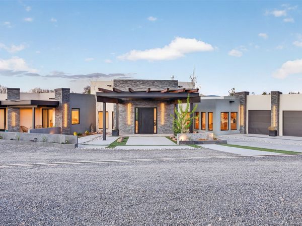 25 Calle Milpa, Santa Fe, NM 87507