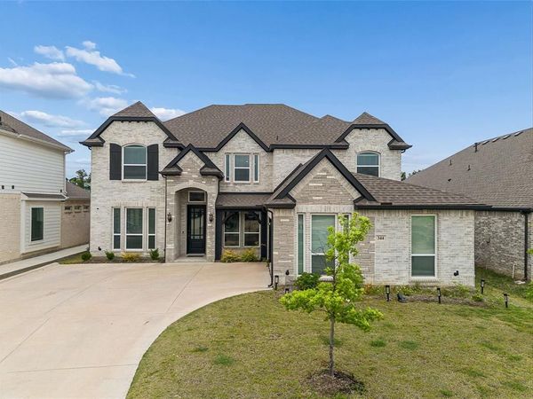 344 Willie Way , Burleson, TX 76028