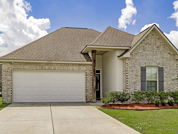 40067 Maddie Dr, Prairieville, LA 70769