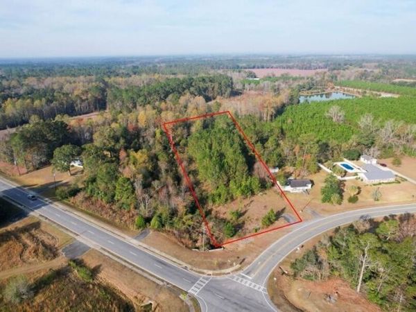 102 Highsmith Avenue, Screven, GA 31560