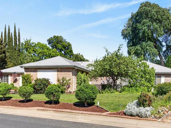 226 Firestone Dr, Roseville, CA 95678