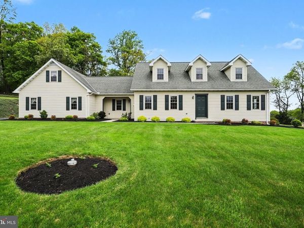 215 VILLA VISTA AVENUE, HANOVER, PA 17331