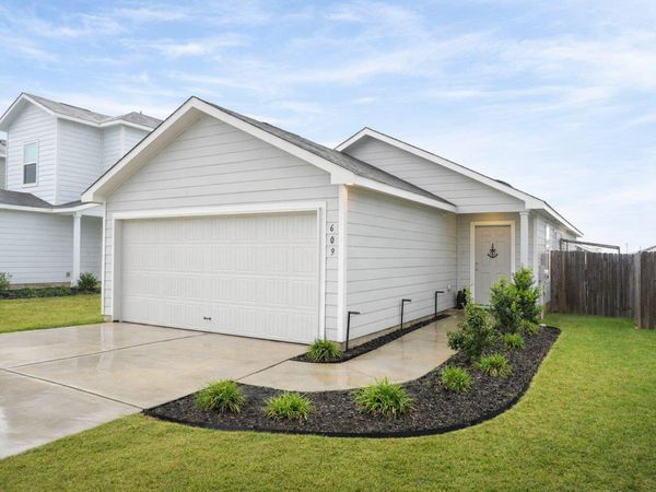 609 Marty Allen LOOP, Jarrell, TX 76537