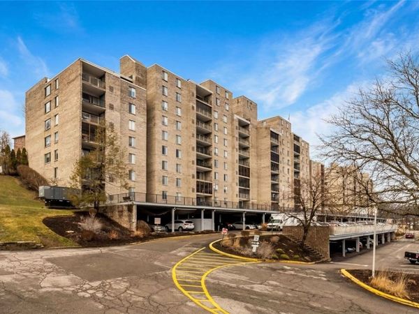 2160 Greentree Rd., Unit 405W, Pittsburgh, PA 15220