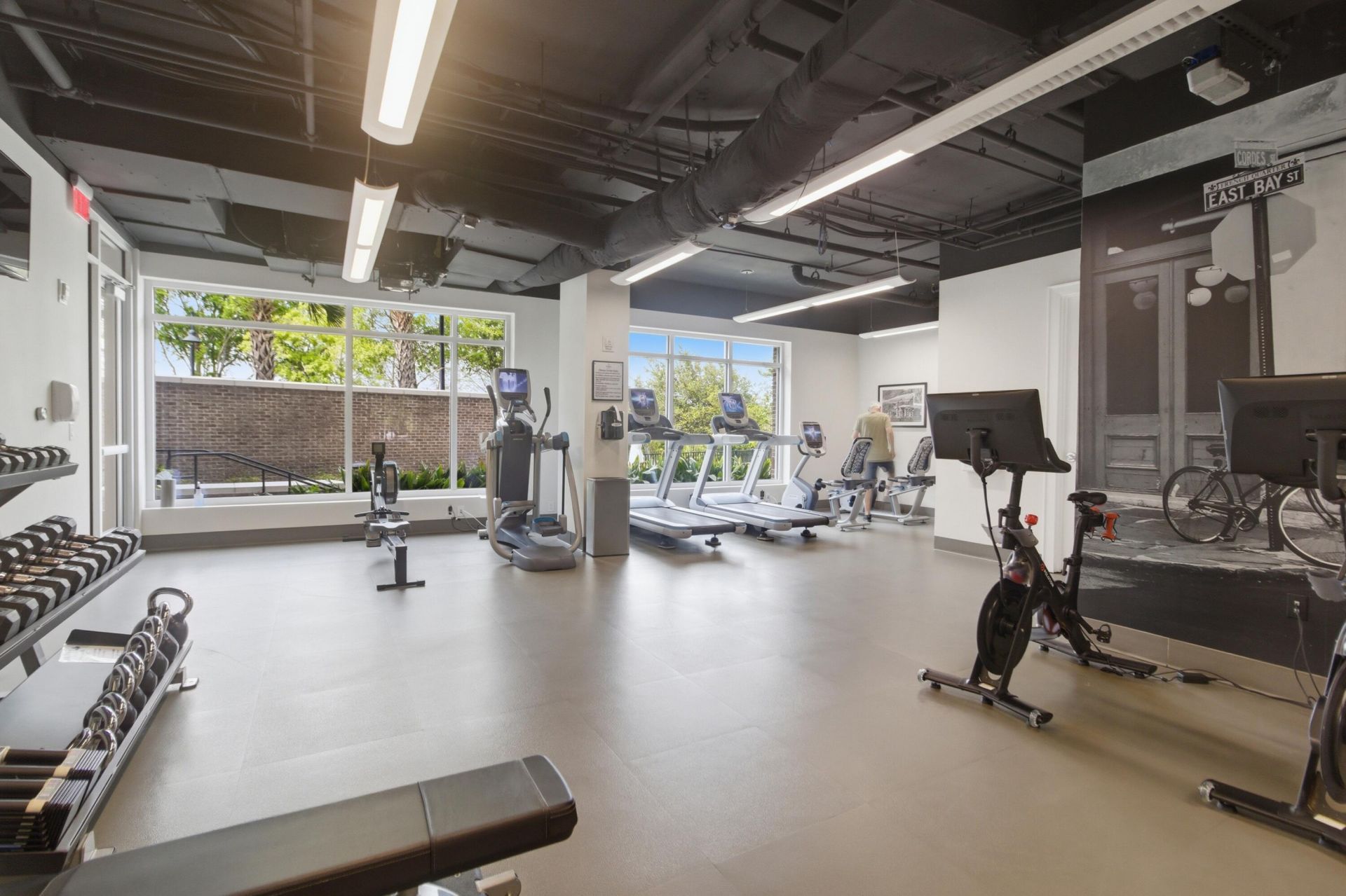 155 Wingo Way Photo 43