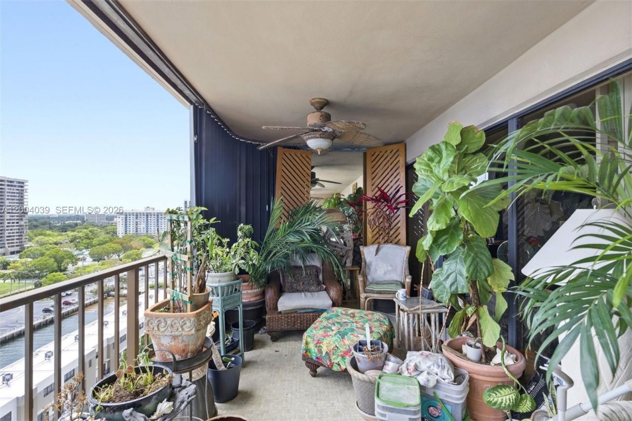 1800 NE 114th St, Unit 1505, Miami, FL 33181 Photo