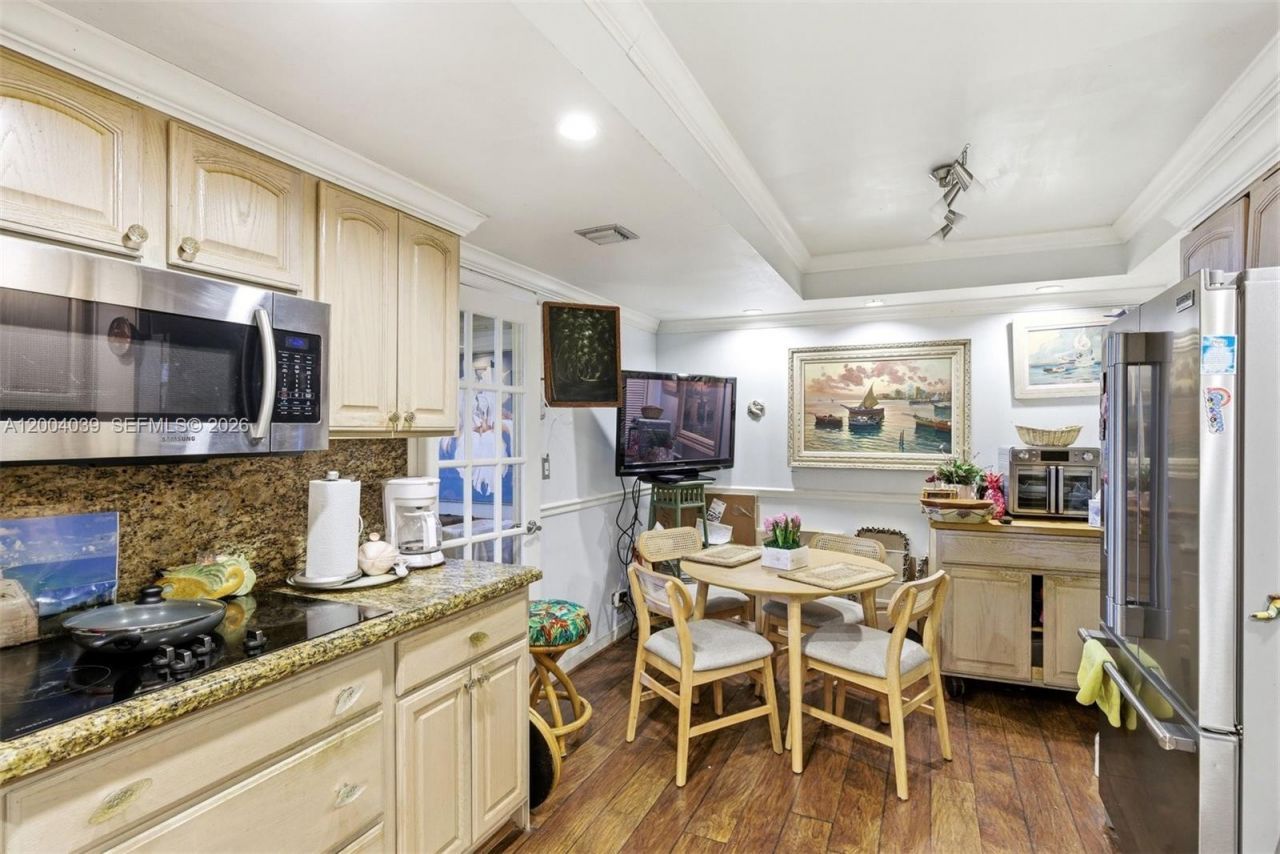 1800 NE 114th St, Unit 1505, Miami, FL 33181 Photo