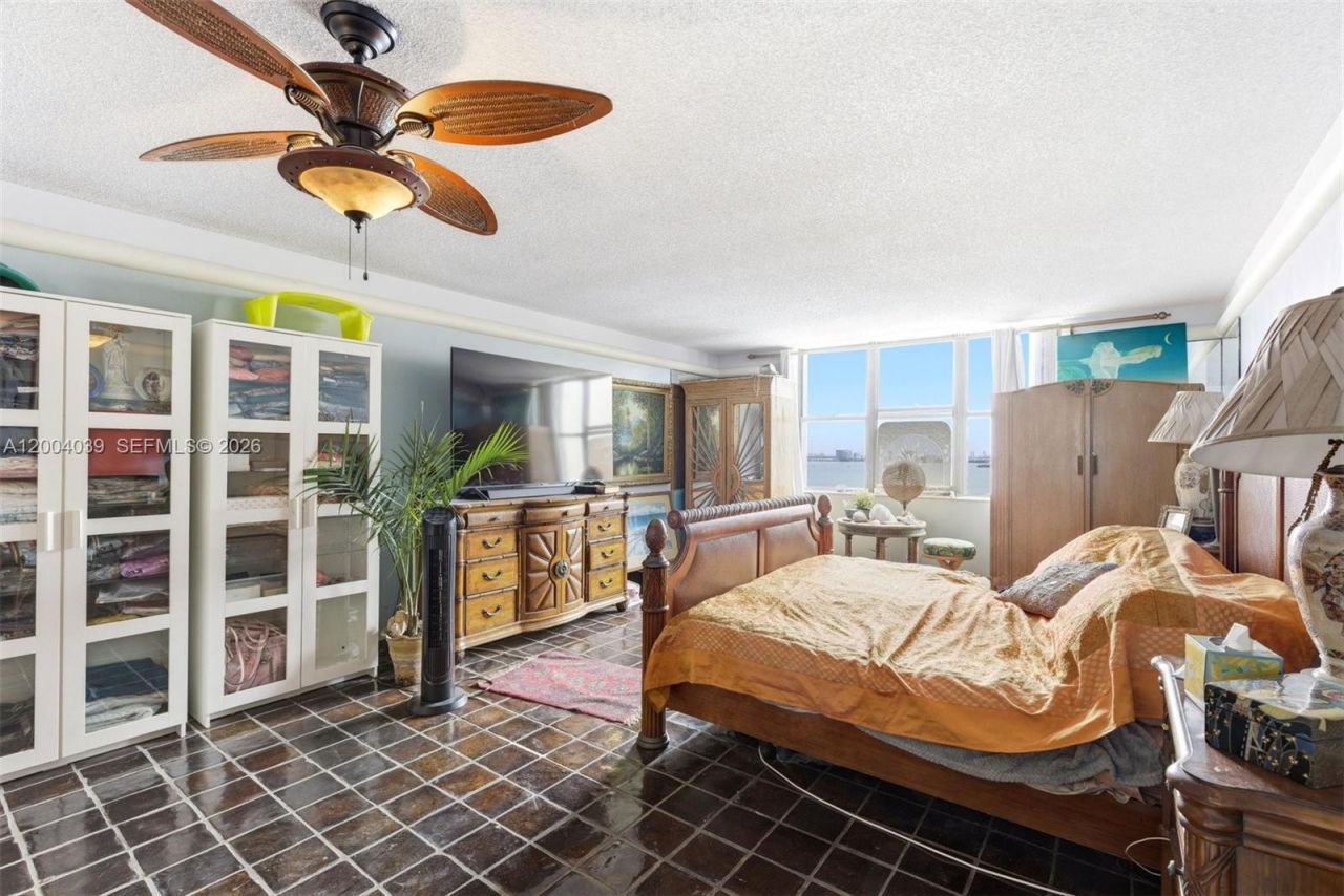 1800 NE 114th St, Unit 1505, Miami, FL 33181 Photo