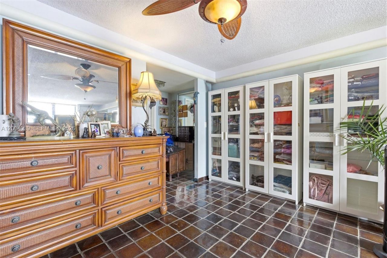 1800 NE 114th St, Unit 1505, Miami, FL 33181 Photo