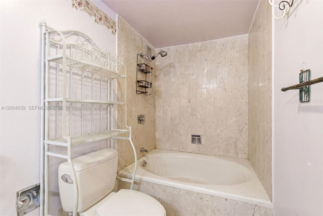 1800 NE 114th St, Unit 1505, Miami, FL 33181 Photo