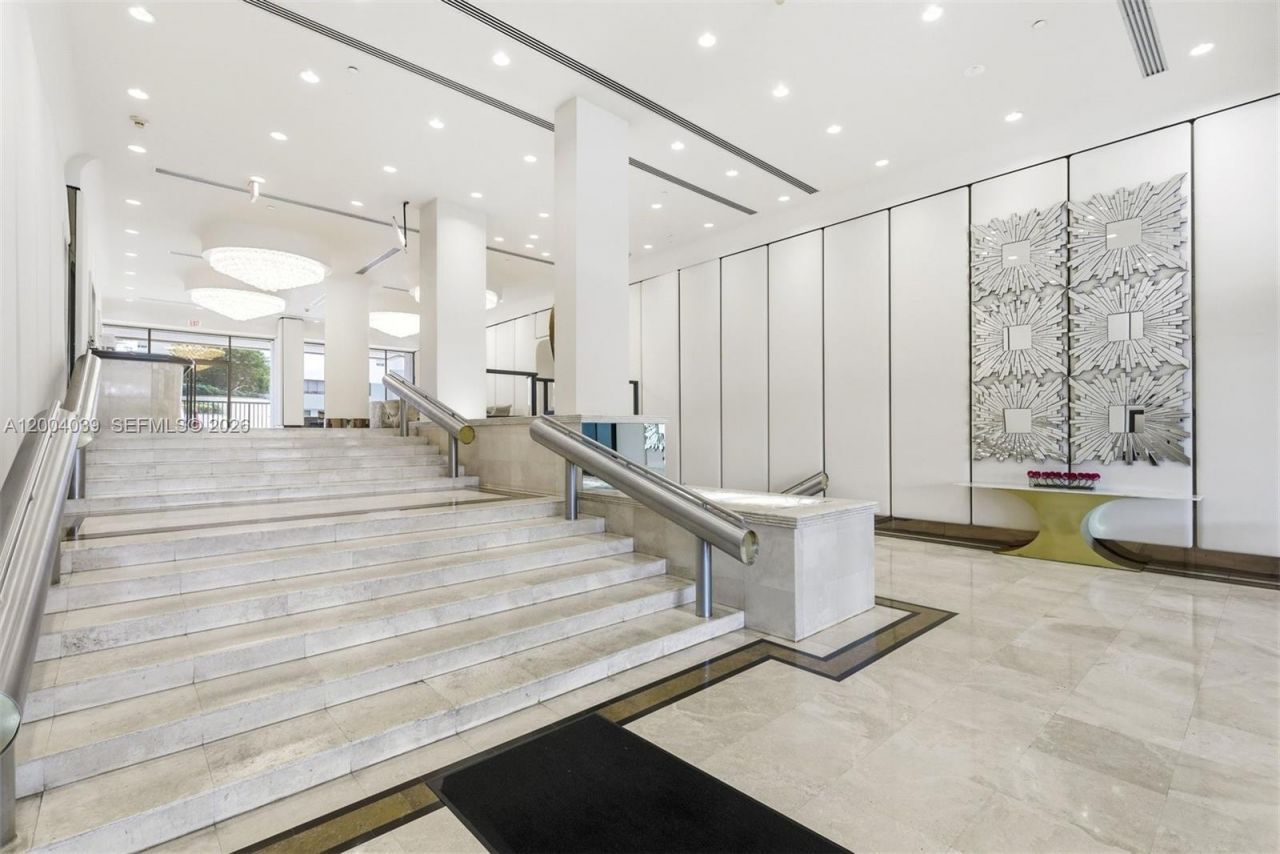 1800 NE 114th St, Unit 1505, Miami, FL 33181 Photo