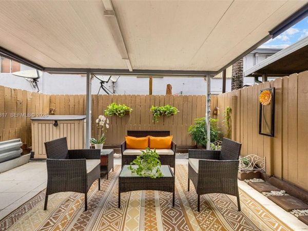 8055 NW 8th St, Unit 5, Miami, FL 33126