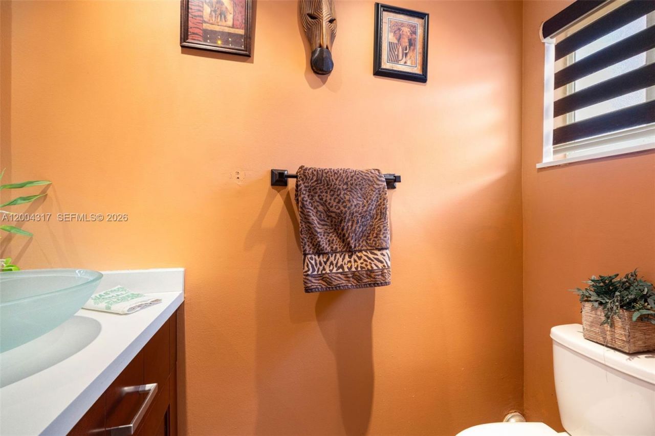 8055 NW 8th St, Unit 5, Miami, FL 33126 Photo
