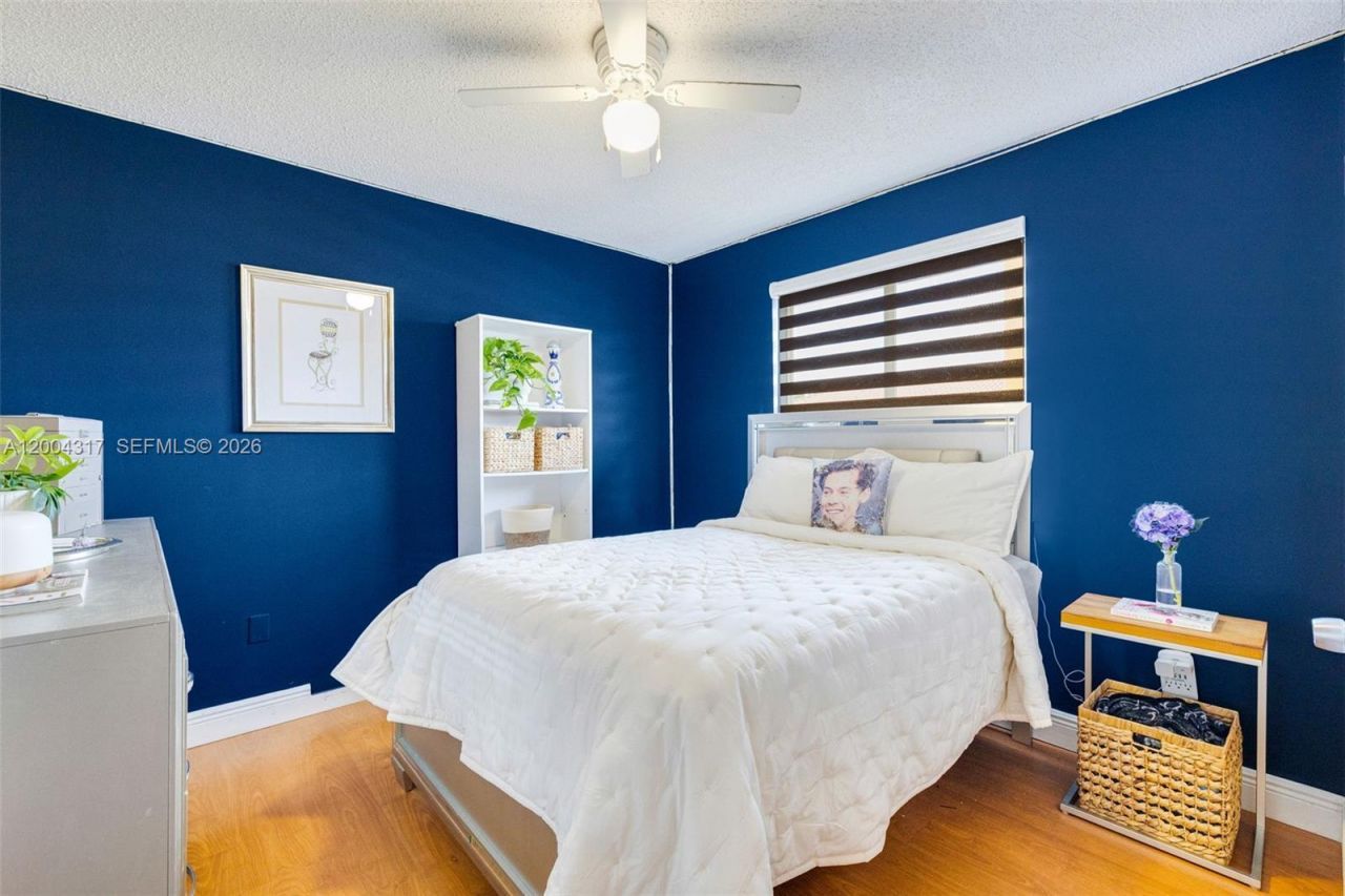 8055 NW 8th St, Unit 5, Miami, FL 33126 Photo