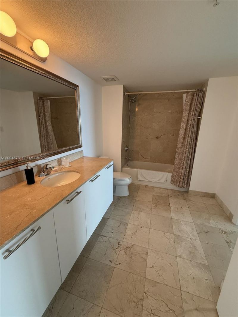 1800 N Bayshore Dr, Unit 2107, Miami, FL 33132 Photo
