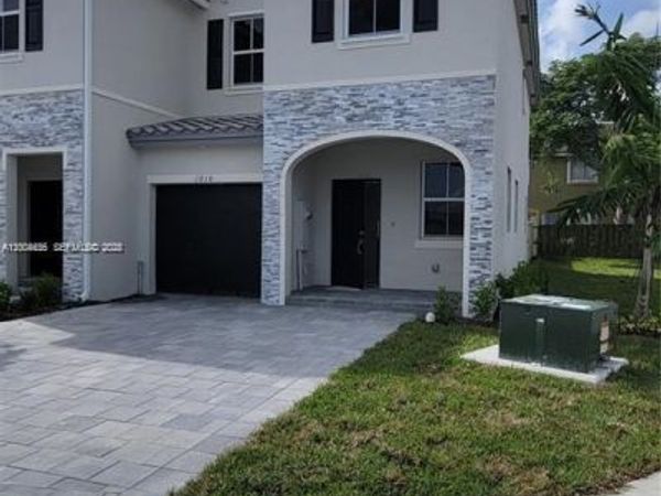 1010 SE 26th Ter , Homestead, FL 33035