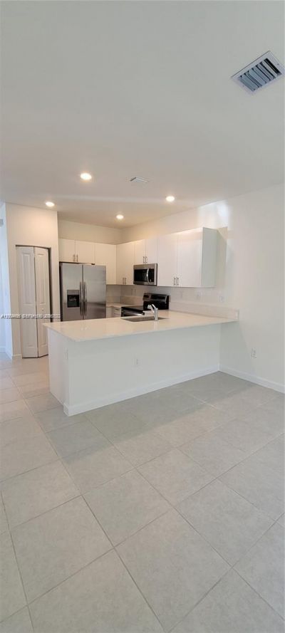 1010 SE 26th Ter , Homestead, FL 33035 Photo