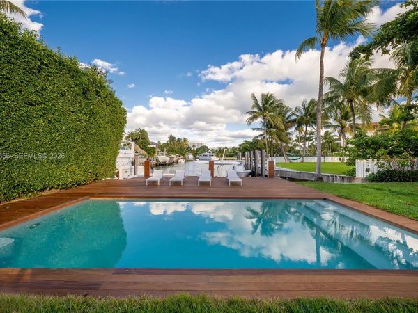 861 Harbor Dr , Key Biscayne, FL 33149