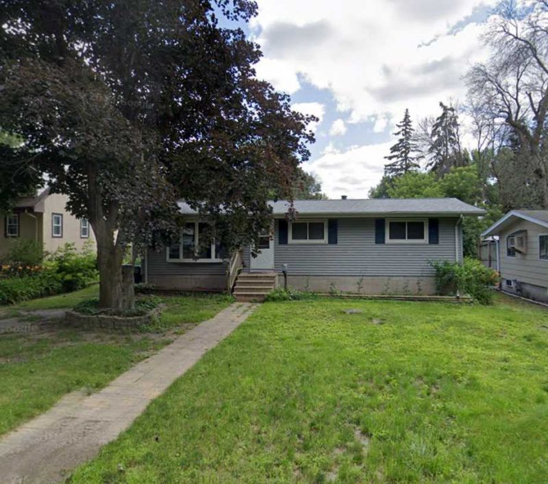 2668 4th Avenue E, North Saint Paul, MN 55109 Main Photo