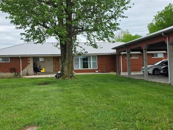 1432 W Pine Street , Percy, IL 62272