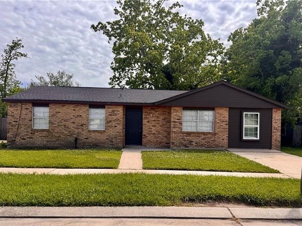 374 HIGHLAND Drive , LaPlace, LA 70069