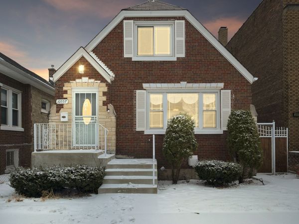 10557 S Indiana Avenue , Chicago, IL 60628