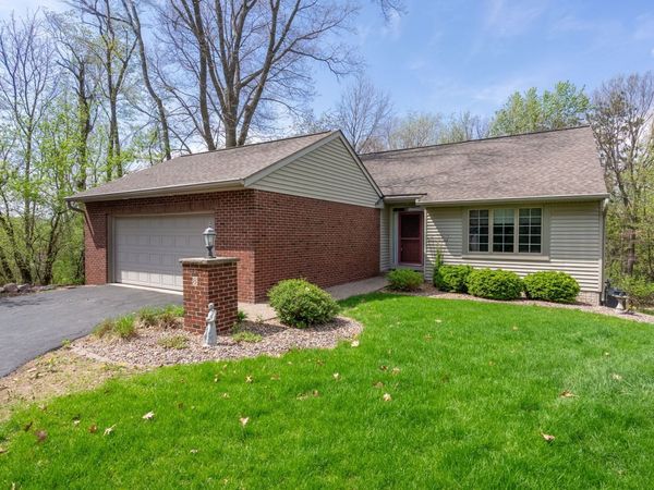8 Briarwood Lane , Rock Island, IL 61201