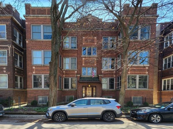 1433 W Rosemont Avenue, Unit 2W, Chicago, IL 60660