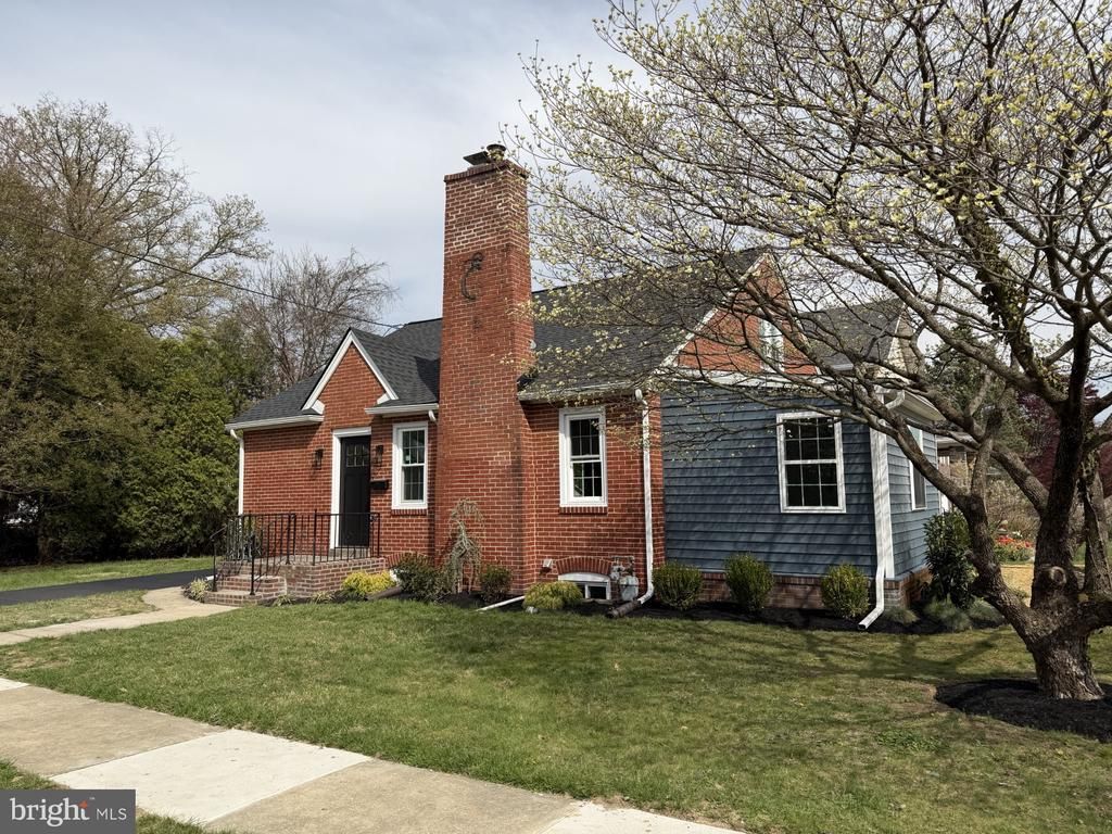 123 RIDLEY DRIVE , WALLINGFORD, PA 19086