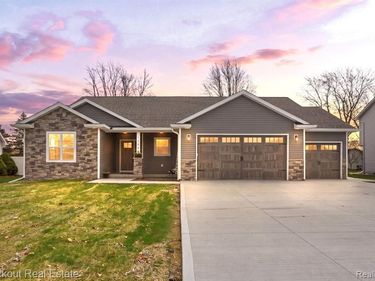 12095 Country Run Drive, Birch Run Vlg, MI 48415