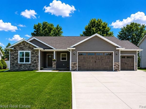 12095 Country Run Drive, Birch Run Vlg, MI 48415