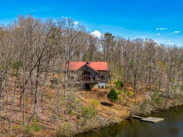 278 Salt Lick Lane, Appomattox, VA 24522