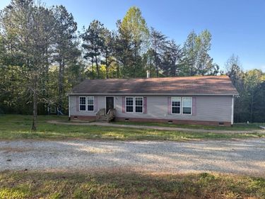 226 Edgewood Ln, Charlotte Court House, VA 23923