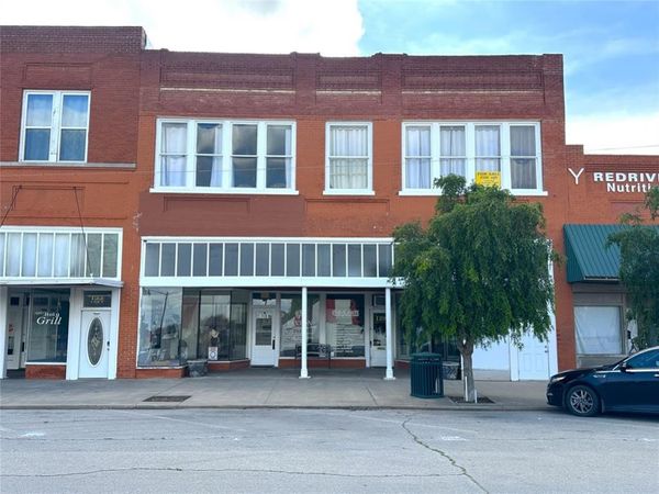 129 S Oklahoma Avenue, Mangum, OK 73554