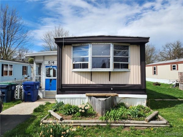 519 Dorwood Park , Ransomville, NY 14131