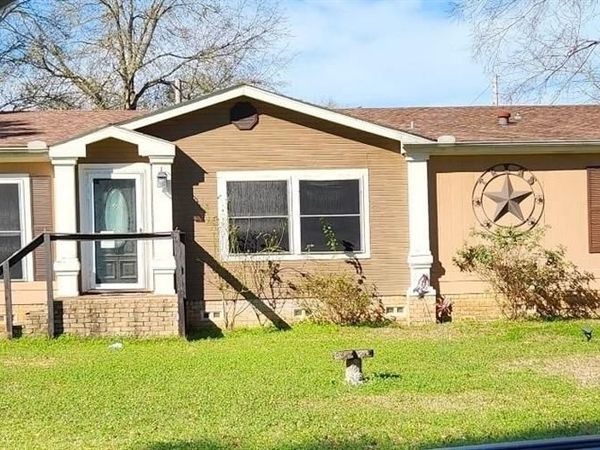 124 James Road, Kilgore, TX 75662