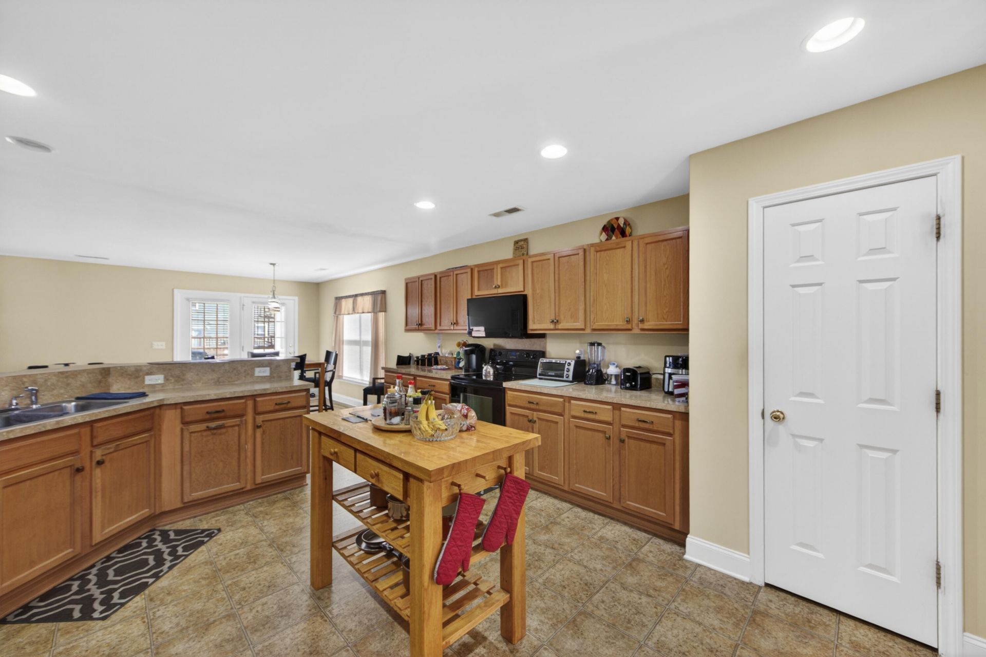 414 Glenmore Drive Photo 16