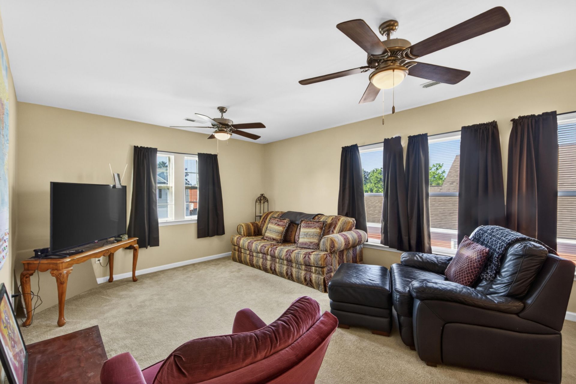 414 Glenmore Drive Photo 22