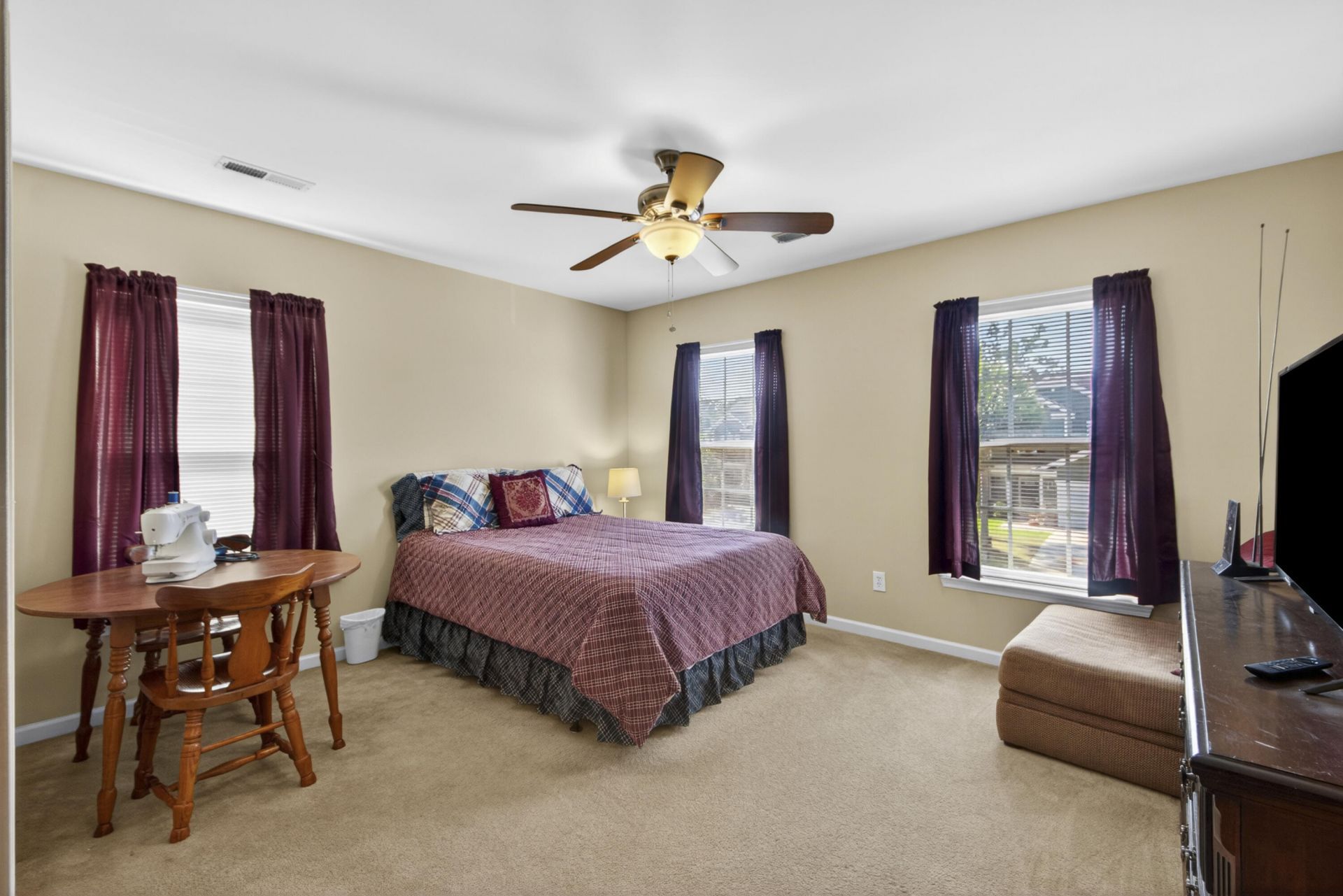 414 Glenmore Drive Photo 26