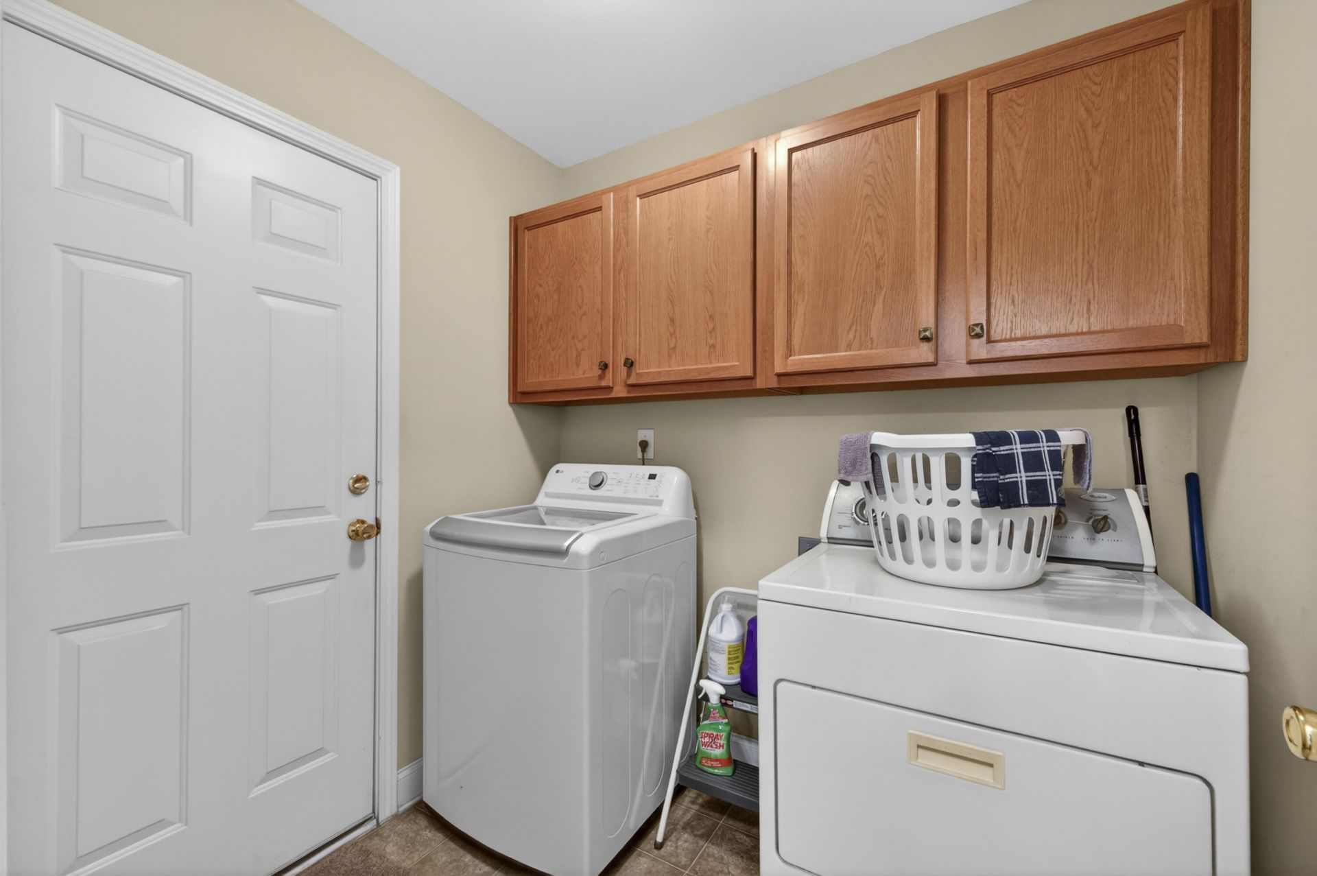 414 Glenmore Drive Photo 32