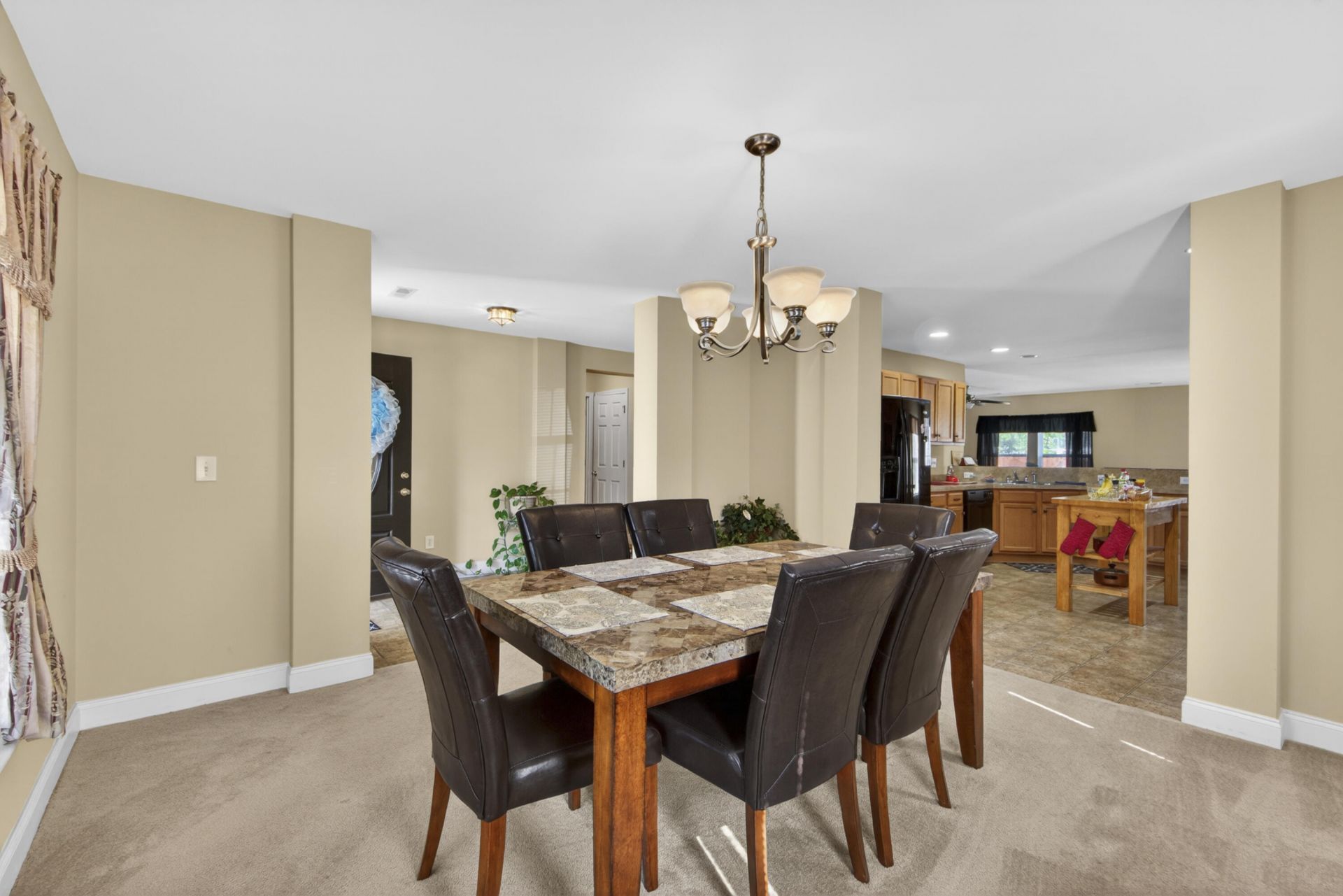 414 Glenmore Drive Photo 5