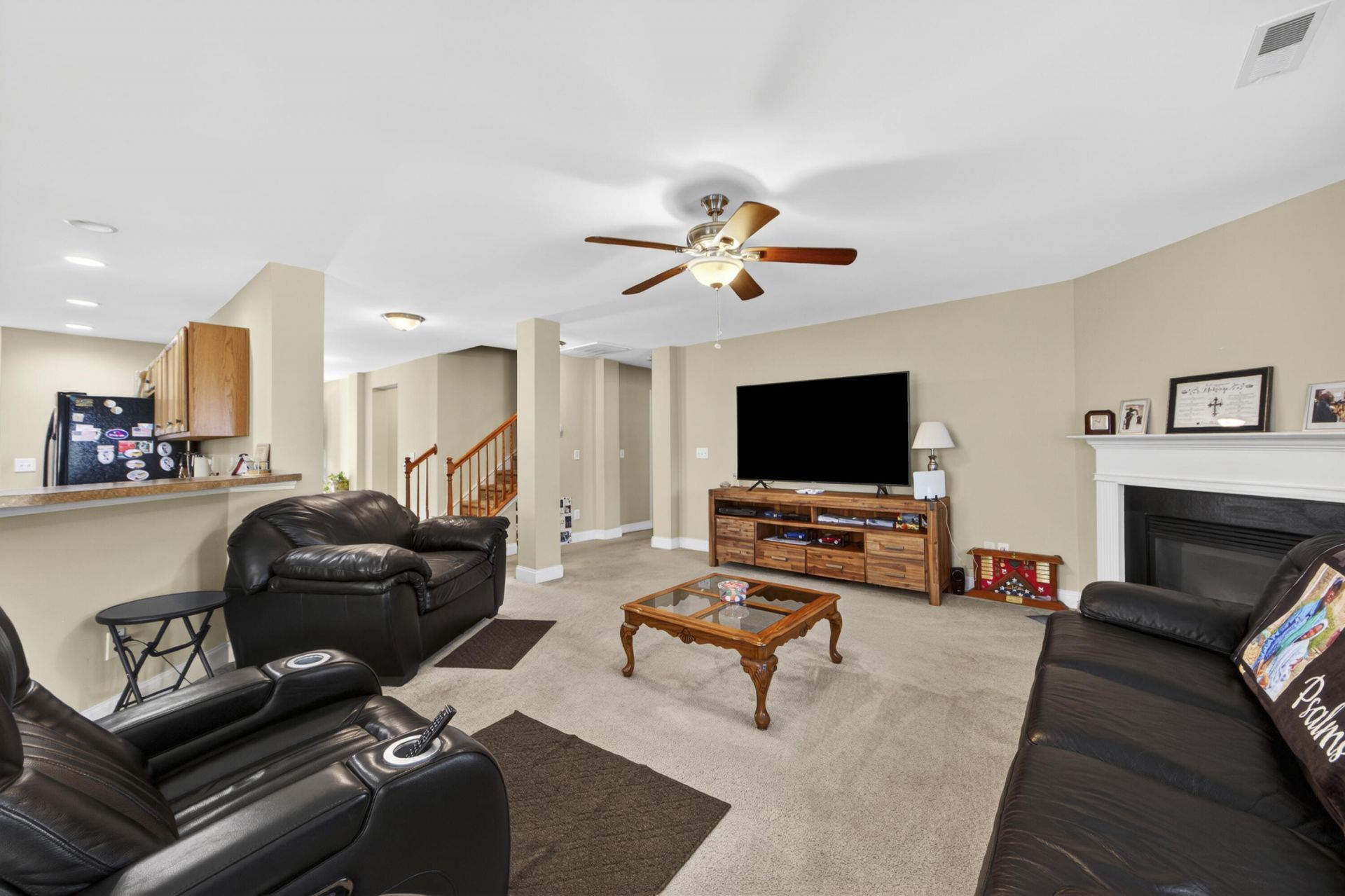 414 Glenmore Drive Photo 7